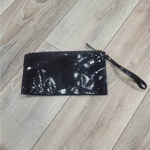 MICHAEL Michael Kors Black Leather Faux Snake Print Clutch - Picture 2 of 8